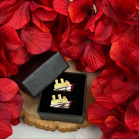 Silver and Gold Cruise Ship Titanic Cufflinks - Picture 13 of 16